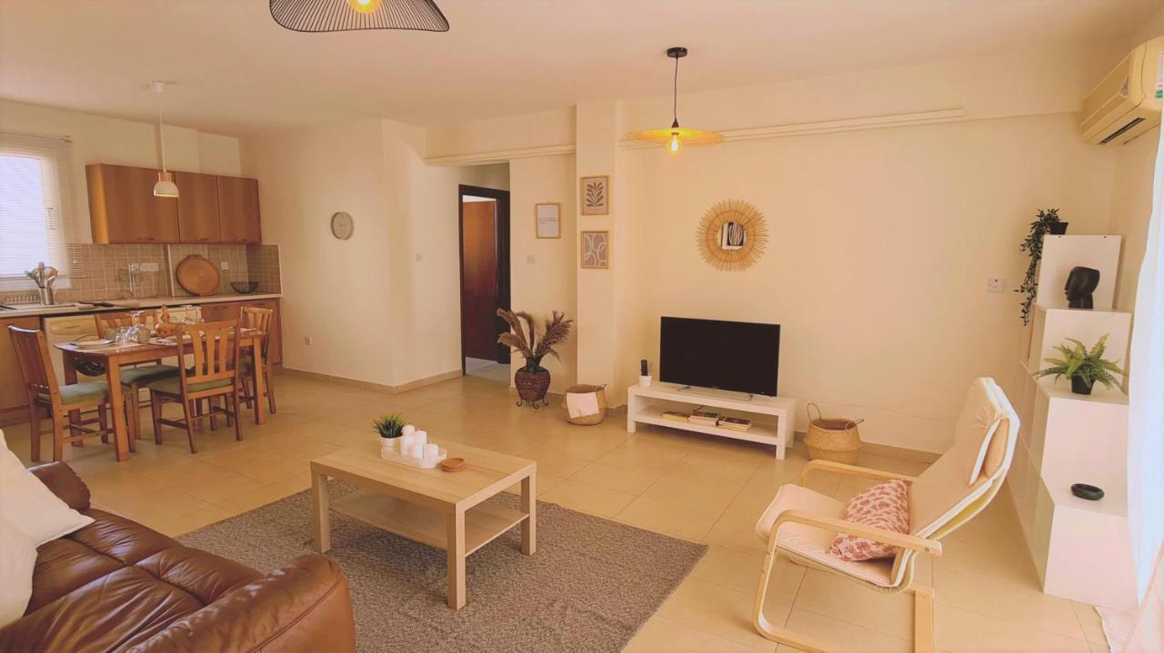 Stay Sunny Palms Apartment Oroklini Exterior foto