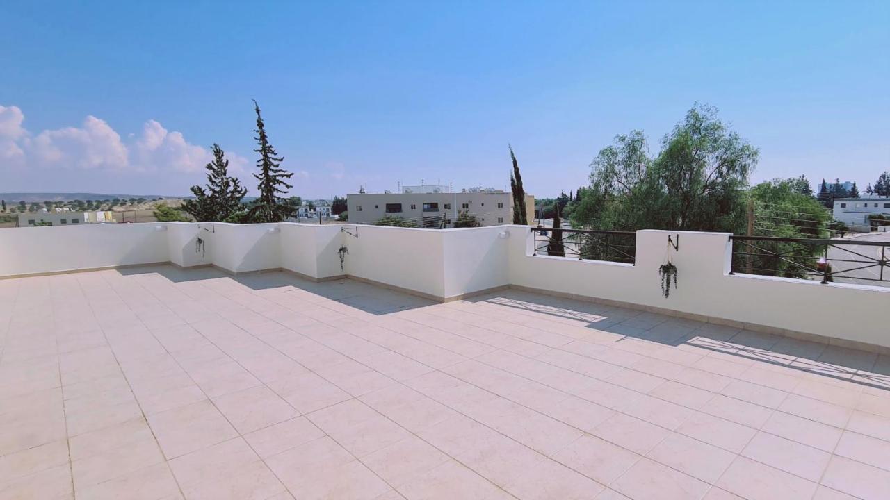 Stay Sunny Palms Apartment Oroklini Exterior foto
